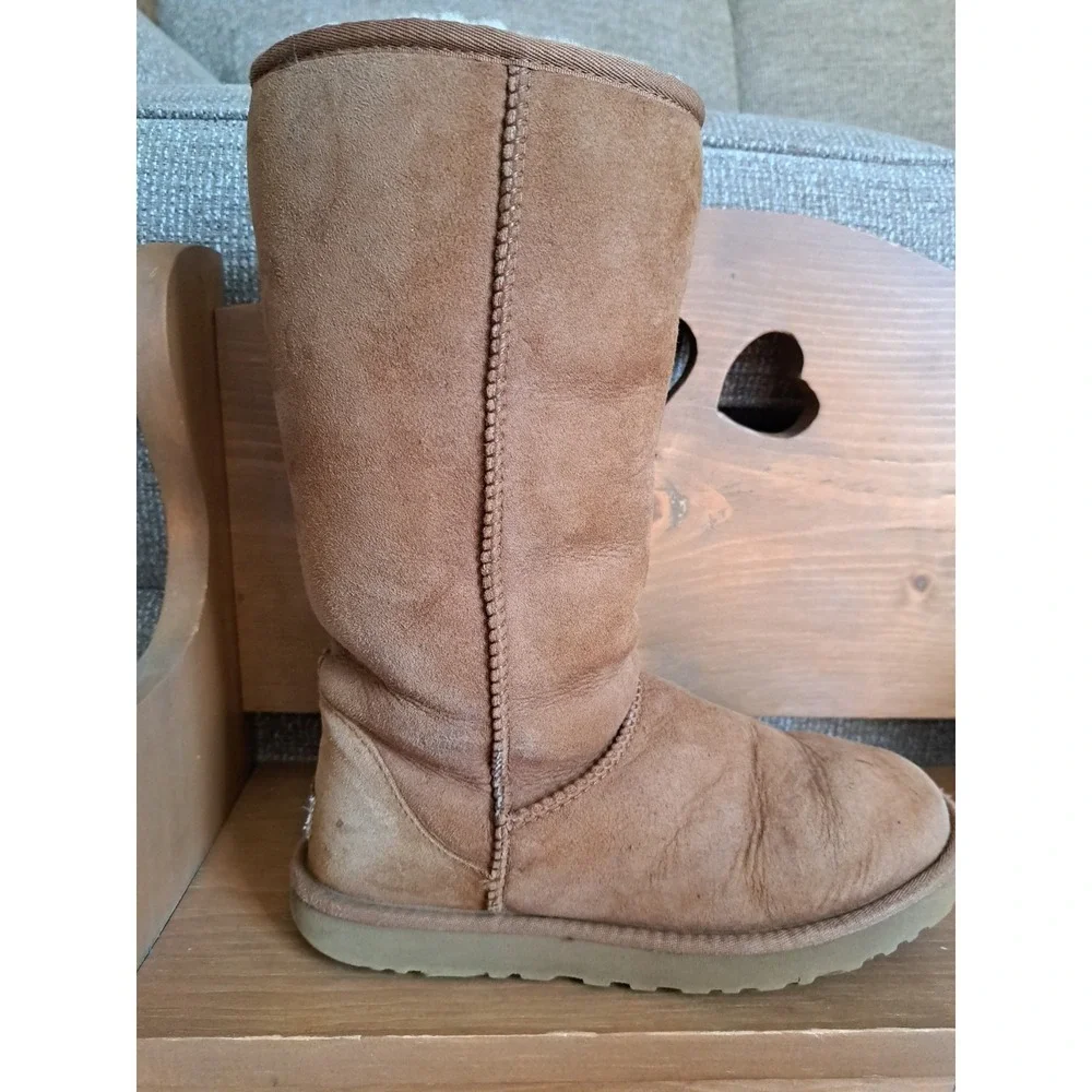 UGG Australia Women's Tan Suede Shearing Winter Snow Boots Mid-calf 8